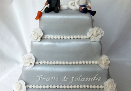 moderne_bruidstaart_zilver