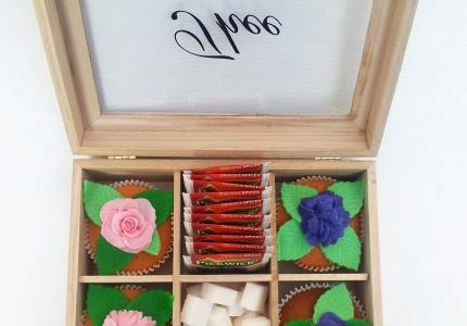 Theedoos met cupcakes