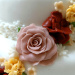 Bruidstaartmetbigbubblerandenbloemen