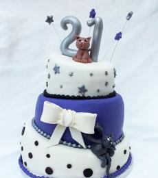 Mooie verjaardagstaart met Topsy Turvy vormen